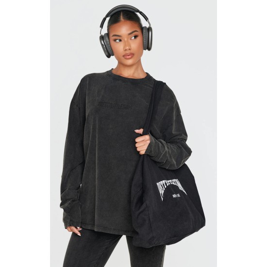 PRETTYLITTLETHING Black Embossed Logo Washed Long Sleeve T-shirt PRETTYLITTLETHING Black Embossed Logo Washed Long Sleeve T-shirt