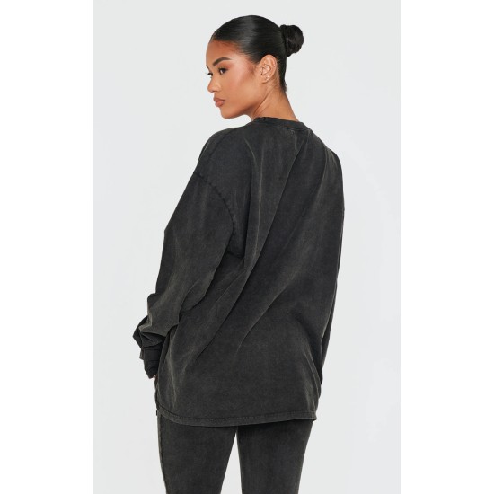 PRETTYLITTLETHING Black Embossed Logo Washed Long Sleeve T-shirt PRETTYLITTLETHING Black Embossed Logo Washed Long Sleeve T-shirt