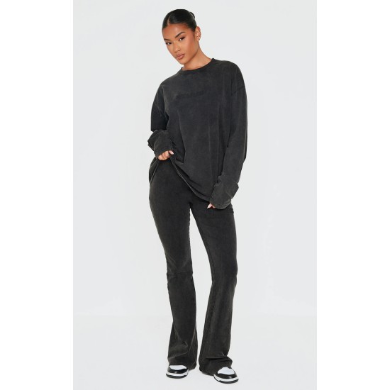 PRETTYLITTLETHING Black Embossed Logo Washed Long Sleeve T-shirt PRETTYLITTLETHING Black Embossed Logo Washed Long Sleeve T-shirt