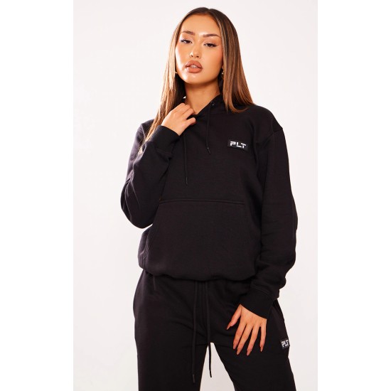 PRETTYLITTLETHING Petite Black Badge Detail Oversize Hoodie PRETTYLITTLETHING Petite Black Badge Detail Oversize Hoodie